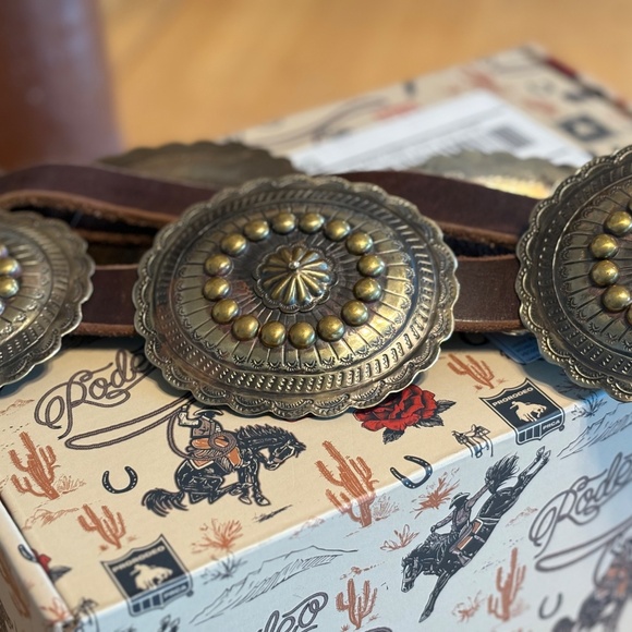 Rodeo Quincy’s Tinker Tone Concho Belt - Picture 2 of 2